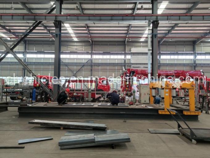 Dongfeng 6X4 20t 13.9m Folding Arm Crane Truck for Nigeria