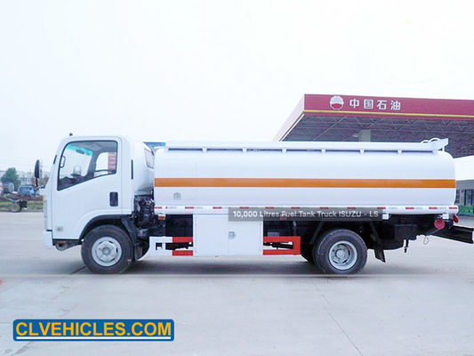 ELF 190hp ISUZU Fuel Tanker Truck Light Duty 8000 Liters With Radial Tires